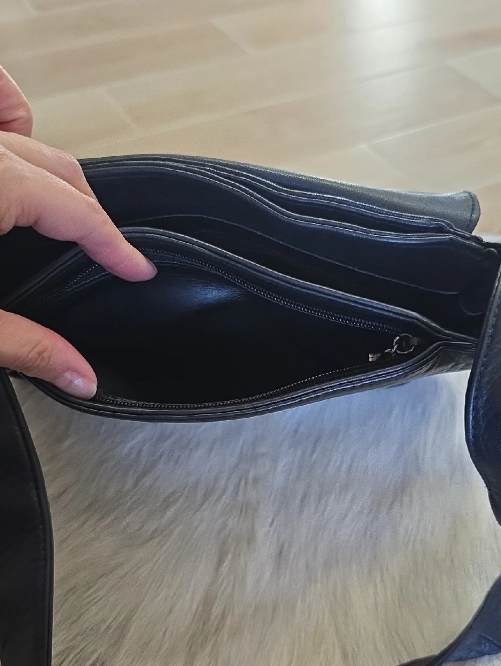 Leather Shoulder Bag - Picture 5 of 9